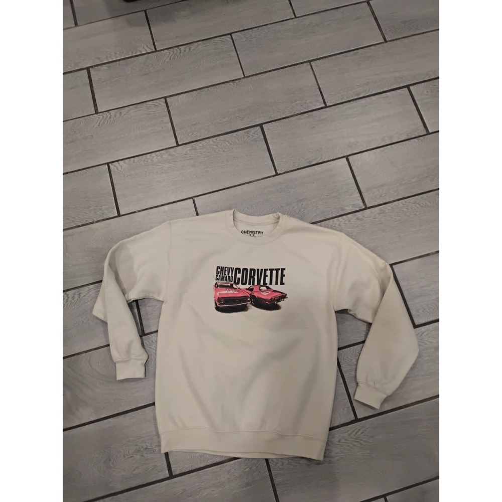 CHEMISTRY Graphic Sweatshirt Cream Chevrolet Camaro Corvette Car Print Size M